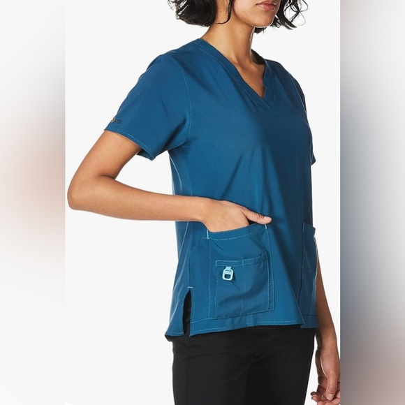 Carhartt Women's Cross-Flex Media Scrub Top - Picture 2 of 10